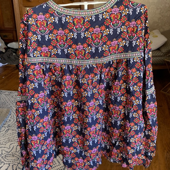 Crown snd ivy‎ balloon sleeve peasant blouse. Never worn - Picture 6 of 7